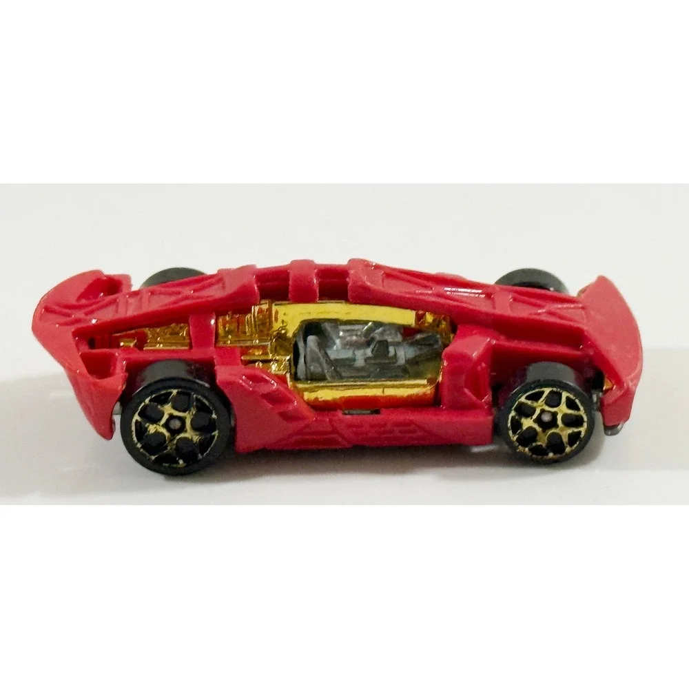 Hot Wheels Split Decision Kids 1:64 Red Gold Chrome Interior Diecast Car